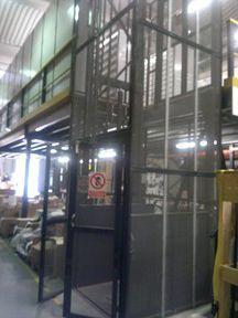 Plataformas y Equipos de Elevación S.L. elevador de fábrica