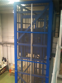 Plataformas y Equipos de Elevación S.L. elevador en uso